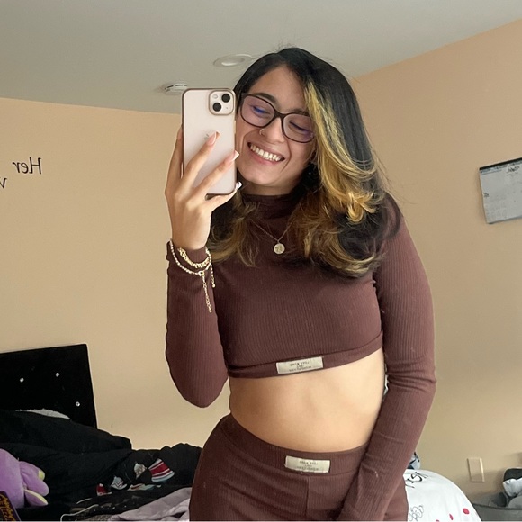 Meet your Posher, Serena - Picture 1 of 1